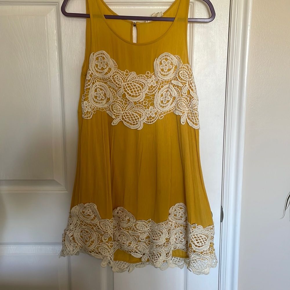 Entro Women’s Lace Yellow Mini Dress size small s